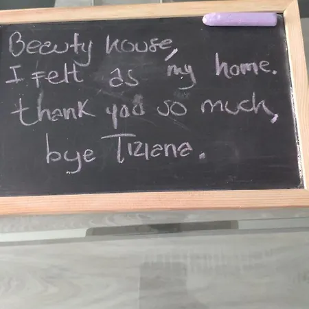 Per Voi-tre Minuti Dal アパート